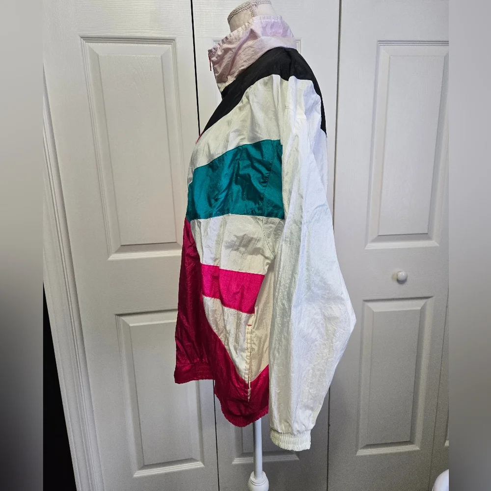 Vintage 1990s Bridge Gate nylon windbreaker jacker